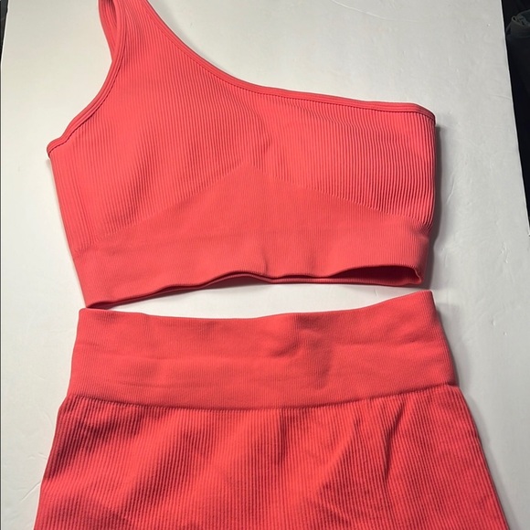 Viral TikTok Style Hot Pink Workout Set – One Shoulder Bra + Biker Shorts (L) - Picture 5 of 15